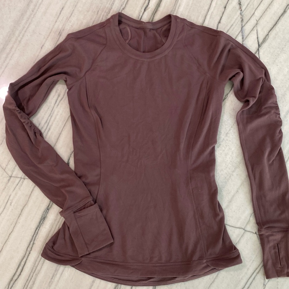 Ladies Lululemon Size 4 long sleeve shirt